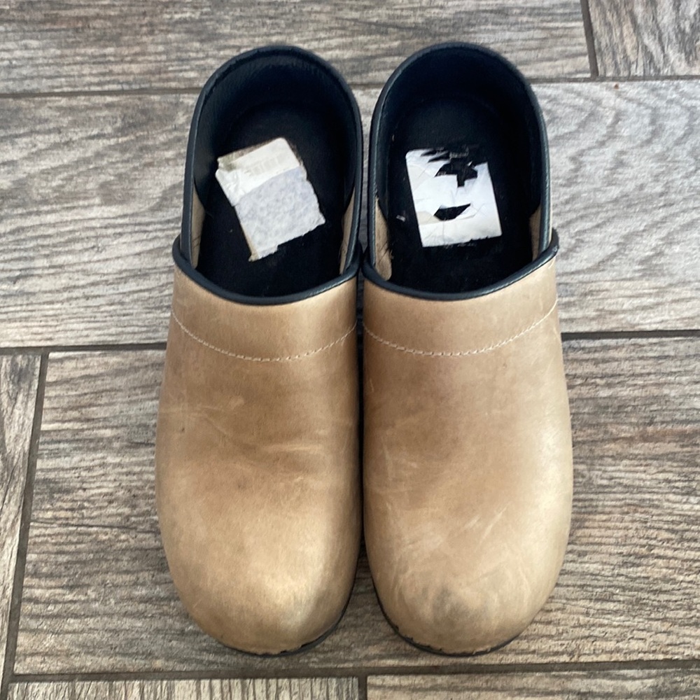 Nursing clogs